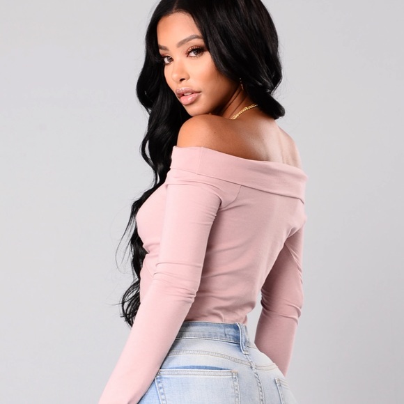 FashionNova | cropped top size small - Picture 3 of 7